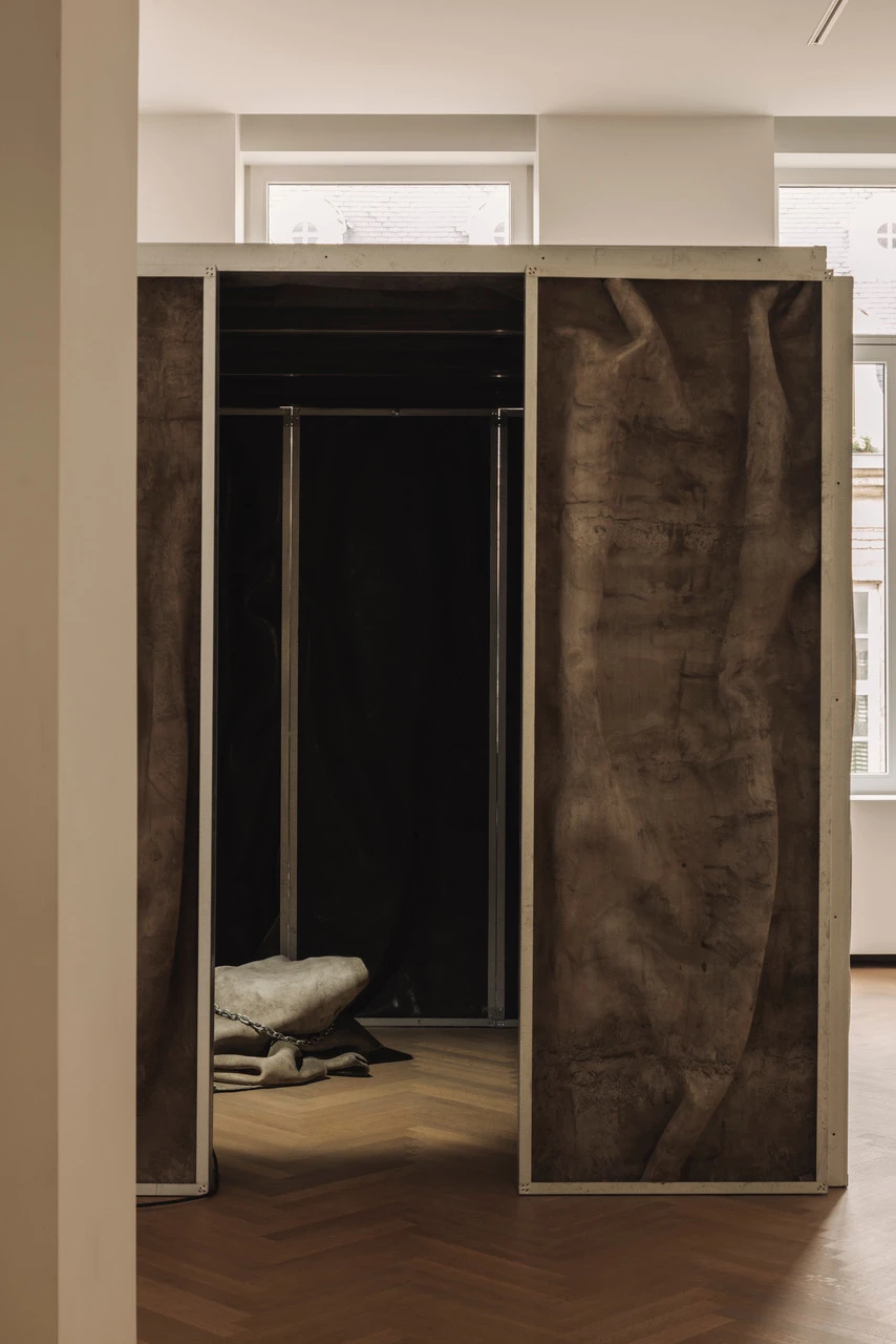 ISOLDE PRINGIERS + STEPHANIE FREDERICKX